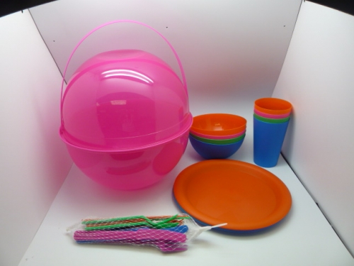 products of New Wave Industrial Ltd., plastic and metal houseware, kitchenware, tableware, plastic water bottle